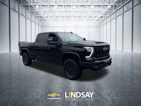 Used 2025 Chevrolet Silverado 2500 ZR2 w/ ZR2 Bison Edition image 2