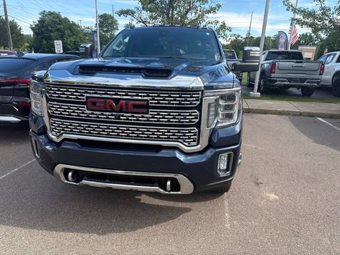 Used 2022 GMC Sierra 3500 Denali w/ Denali Ultimate Package AWD/4WD image 2