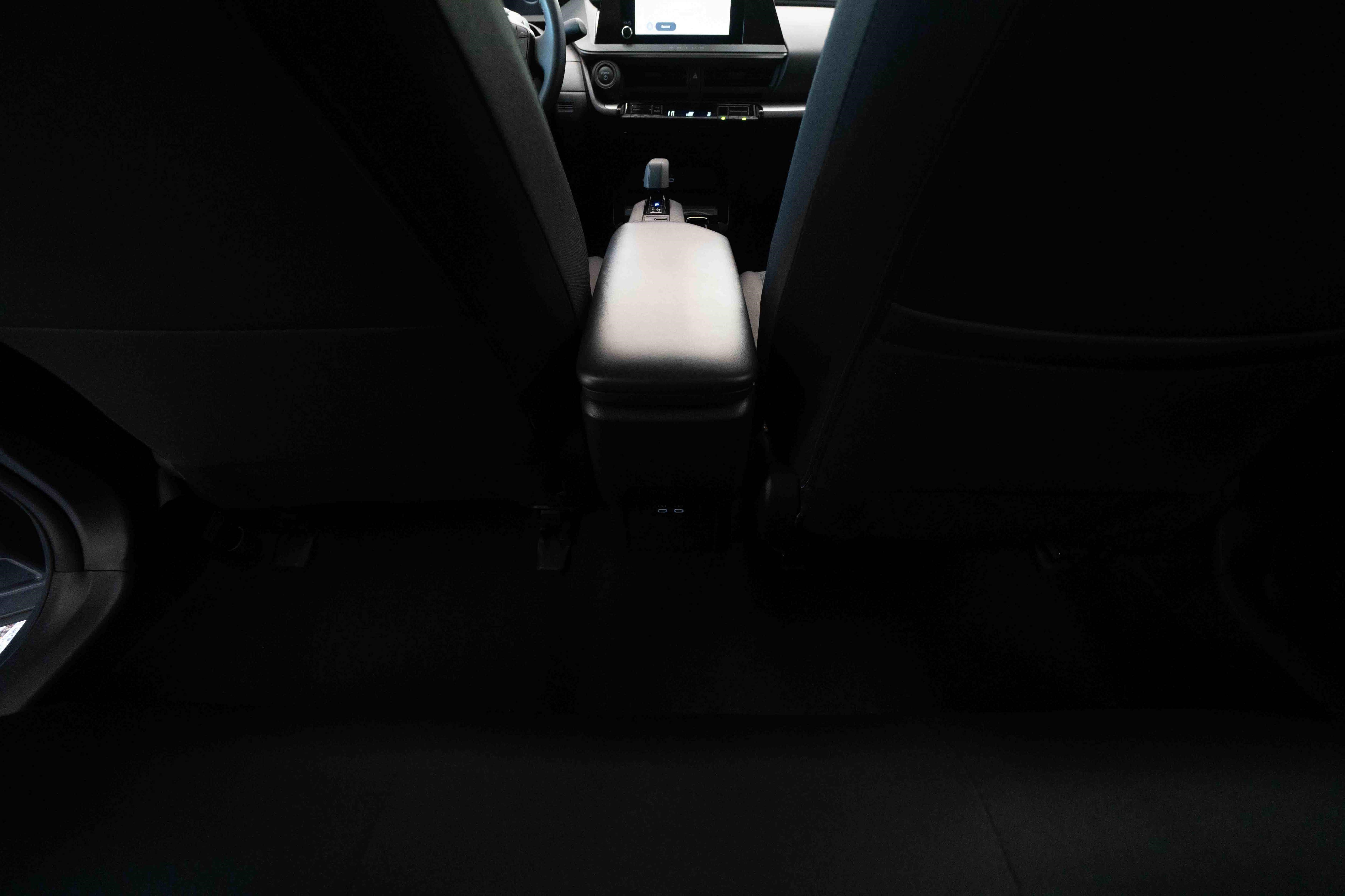 Used 2025 Toyota Prius LE FWD image 22