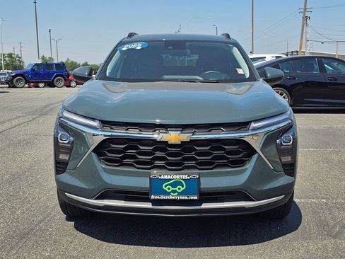 Certified 2025 Chevrolet Trax LT w/ Driver Confidence Package FWD image 8