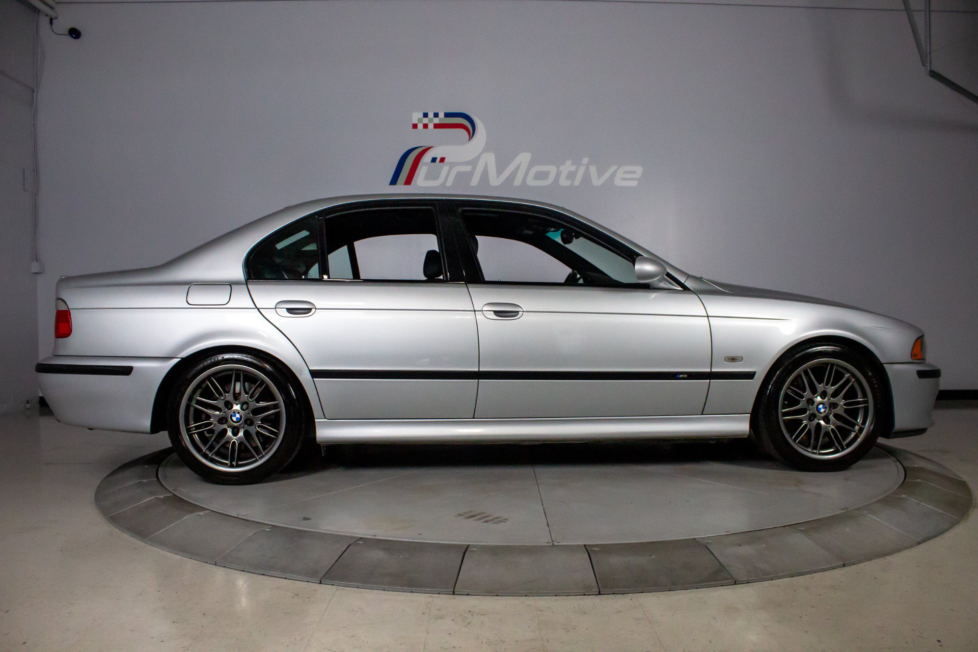 Used 2002 BMW M5 RWD image 13