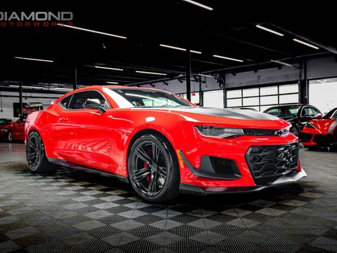 Used 2021 Chevrolet Camaro ZL1 RWD image 27
