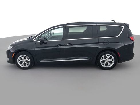 Used 2018 Chrysler Pacifica Touring-L w/ Tire & Wheel Group image 8