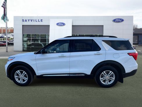 Used 2020 Ford Explorer XLT w/ Equipment Group 202A image 2