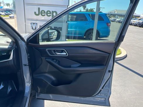 Used 2023 Nissan Rogue Platinum w/ Platinum Premium Package FWD image 35