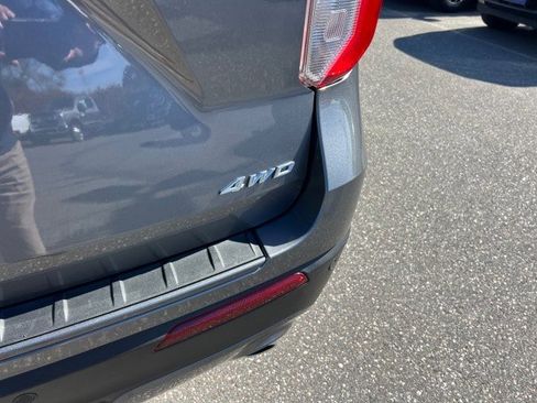 Certified 2022 Ford Explorer XLT w/ Equipment Group 202A image 23