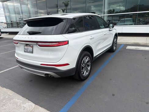 Used 2023 Lincoln Corsair Standard w/ Equipment Group 101A image 6