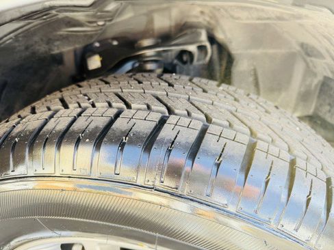 Used 2019 Nissan Frontier SL image 19