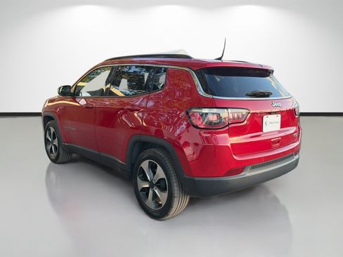Used 2018 Jeep Compass Latitude w/ Popular Equipment Group FWD image 5