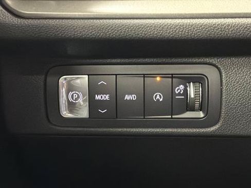 New 2026 Chevrolet Traverse LT w/ Driver Confidence Package AWD/4WD image 32