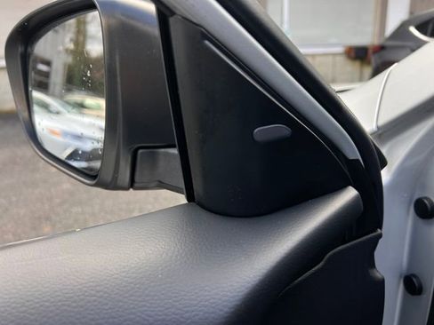 Used 2019 Nissan Rogue SV w/ Premium Package image 12