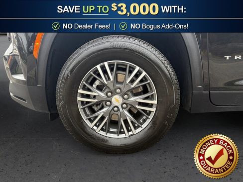 Used 2026 Chevrolet Traverse LT image 13