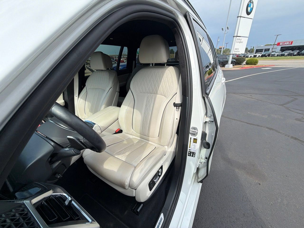 Used 2025 BMW X7 xDrive40i w/ Executive Package AWD/4WD image 11