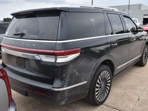 Used 2024 Lincoln Navigator Premiere AWD/4WD image 7