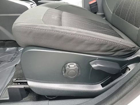 Used 2021 Ford EcoSport SE w/ SE Convenience Package image 12