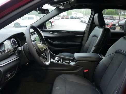New 2026 Jeep Grand Cherokee L 4WD image 2