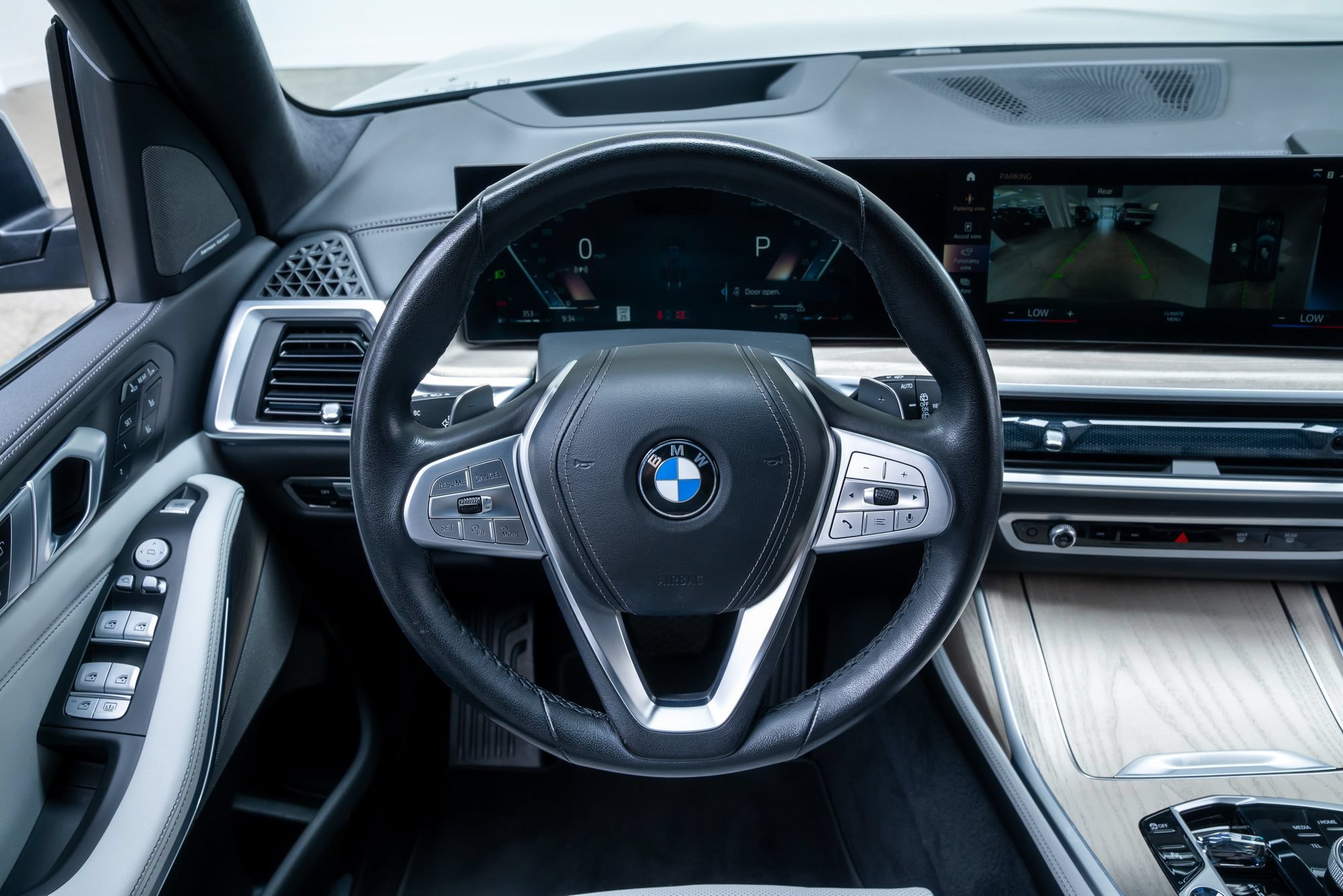 Used 2023 BMW X7 xDrive40i w/ Executive Package AWD/4WD image 12