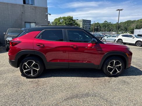 Used 2021 Chevrolet TrailBlazer RS w/ Sun and Liftgate Package AWD/4WD image 38