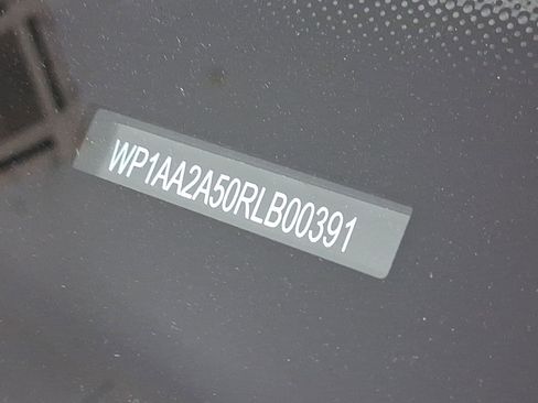 Used 2024 Porsche Macan image 38