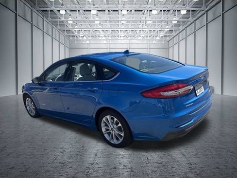 Used 2019 Ford Fusion SE FWD image 3