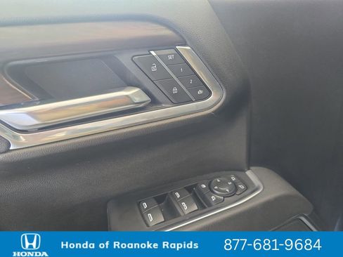 Used 2025 GMC Sierra 1500 SLT AWD/4WD image 11