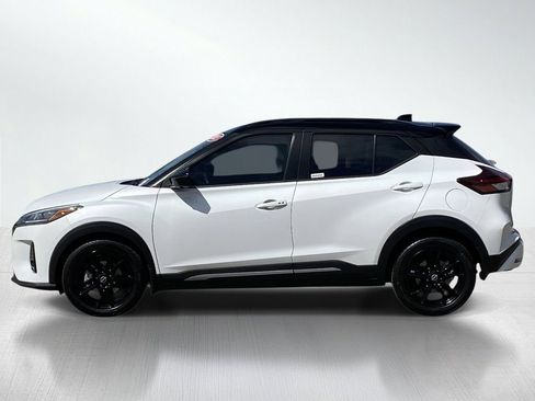 Used 2023 Nissan Kicks SR w/ SR Premium Package image 2