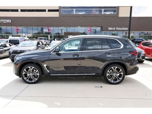 Used 2024 BMW X5 sDrive40i w/ Premium Package image 5