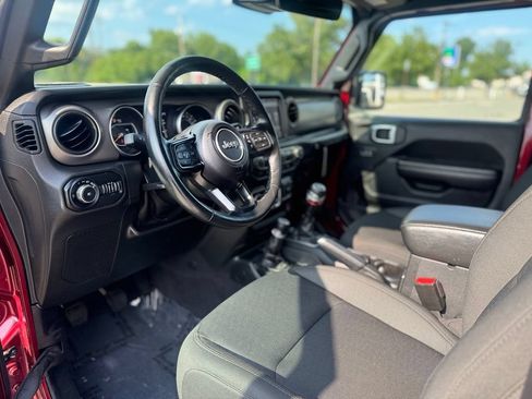 Used 2021 Jeep Wrangler Sport AWD/4WD image 15