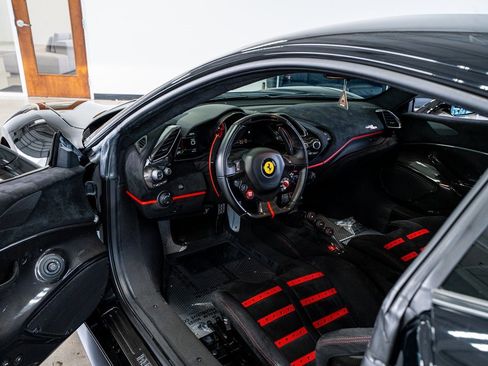 Used 2020 Ferrari 488 Pista Coupe image 37