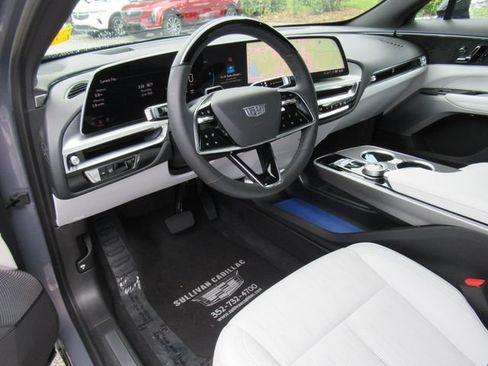 Certified 2024 Cadillac Lyriq Luxury RWD image 17