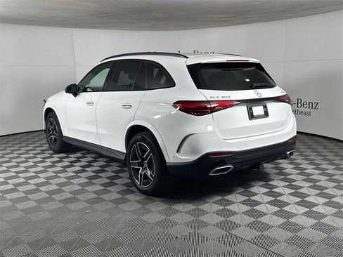 Certified 2025 Mercedes-Benz GLC 300 4MATIC image 5