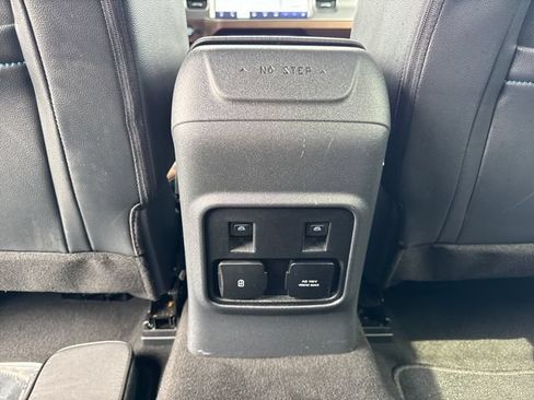 Used 2023 Ford Bronco Outer Banks w/ Sasquatch Package AWD/4WD image 31