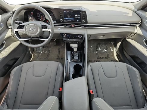 Certified 2023 Hyundai Elantra SEL image 9
