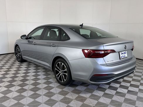 Used 2023 Volkswagen Jetta Sport FWD image 3
