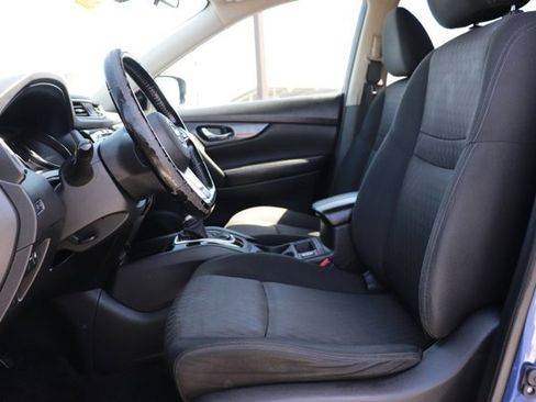 Used 2020 Nissan Rogue SV FWD image 12
