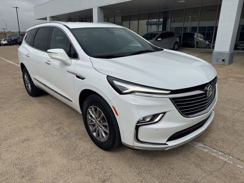 Used 2024 Buick Enclave Premium image 9