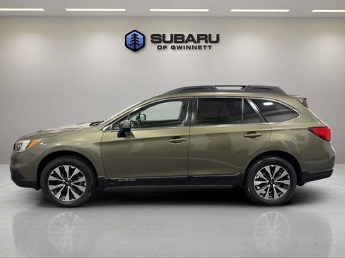 Used 2017 Subaru Outback 2.5i Limited image 2
