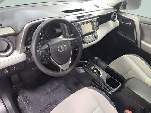 Used 2018 Toyota RAV4 XLE AWD/4WD image 23