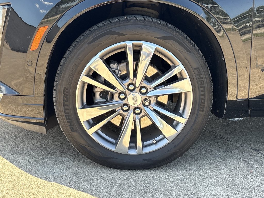 Used 2021 Cadillac XT6 Premium Luxury FWD image 9