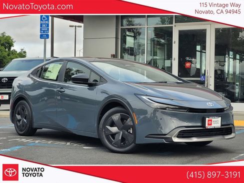 New 2026 Toyota Prius Plug-In Hybrid FWD image 1