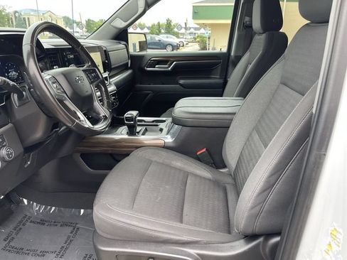 Used 2023 Chevrolet Silverado 1500 RST w/ Z71 Off-Road Package AWD/4WD image 11