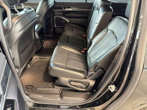 Used 2023 Jeep Wagoneer L Series III w/ Preferred Equipment Group image 13