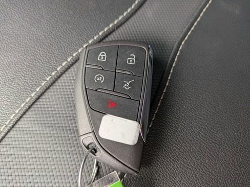 Used 2024 Chevrolet Traverse RS image 35