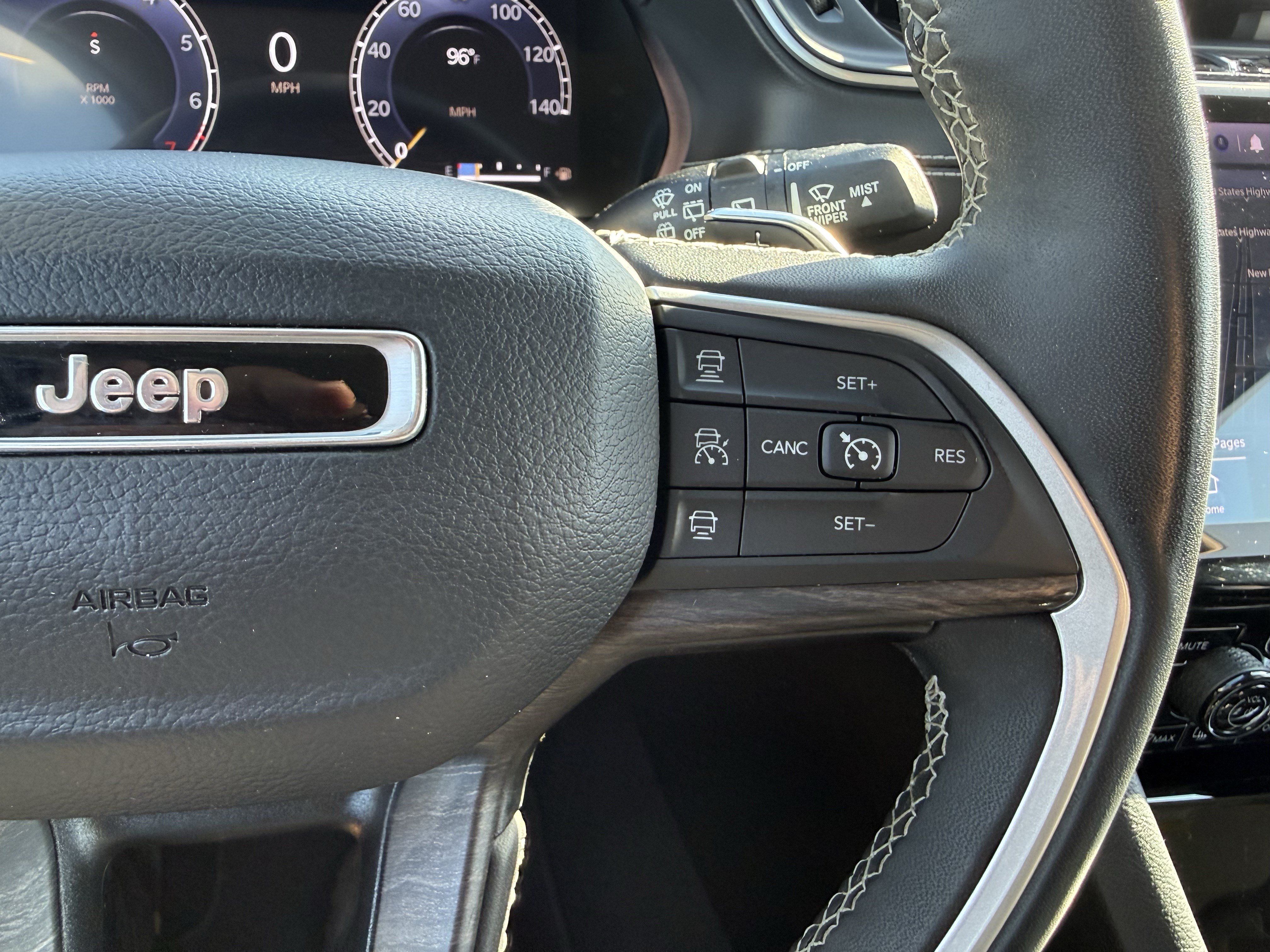 Used 2023 Jeep Grand Cherokee Limited AWD/4WD image 19