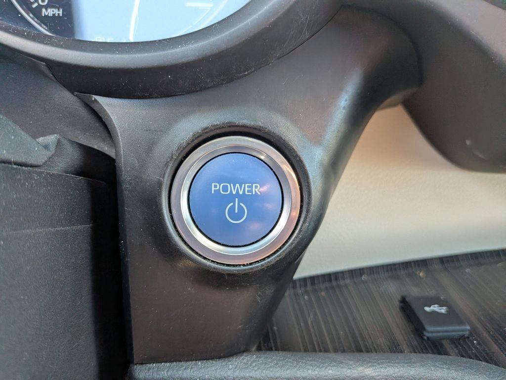 Used 2021 Toyota Sienna Platinum FWD image 18