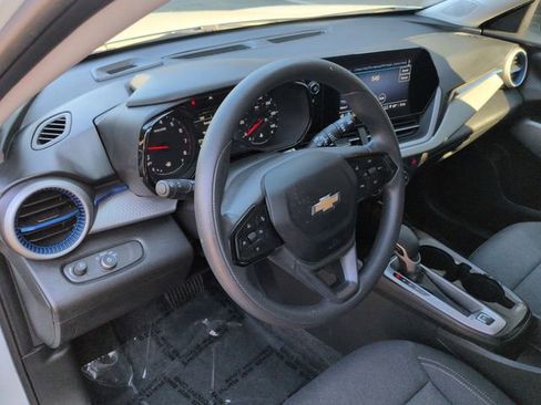 Certified 2024 Chevrolet Trax LS image 10