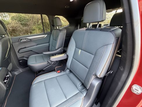 Used 2024 GMC Acadia AT4 w/ Super Cruise Package image 16