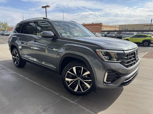 Used 2024 Volkswagen Atlas SEL Premium R-Line image 6