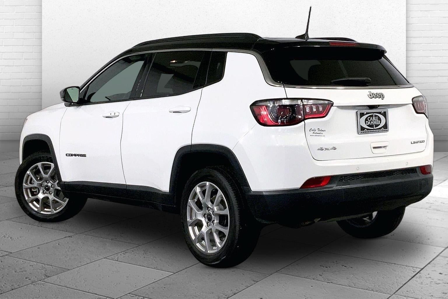 Used 2025 Jeep Compass Limited AWD/4WD image 11
