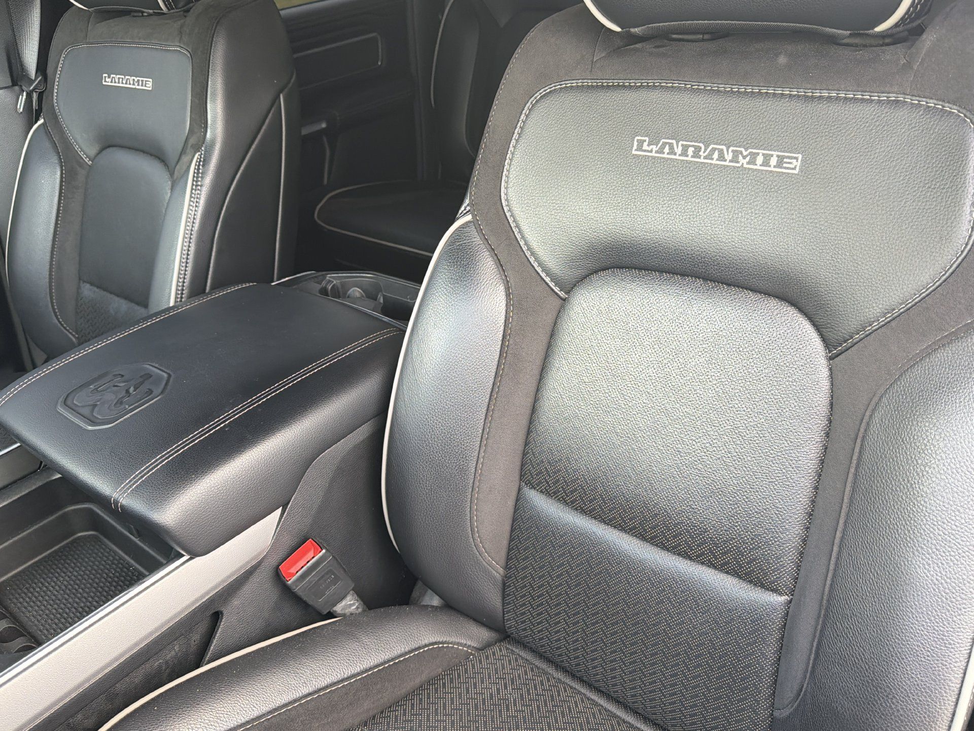 Used 2023 RAM 1500 Laramie AWD/4WD image 22